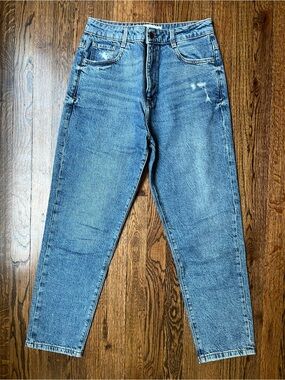 Zara Women’s Straight Leg Jeans